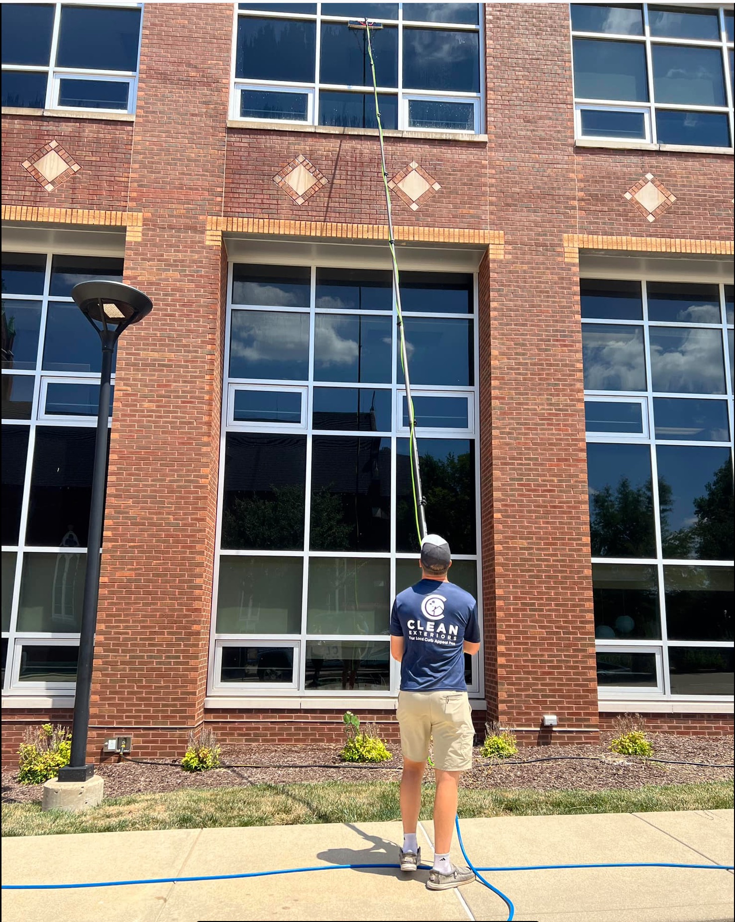 Exterior Window Cleaning in O’fallon IL. 